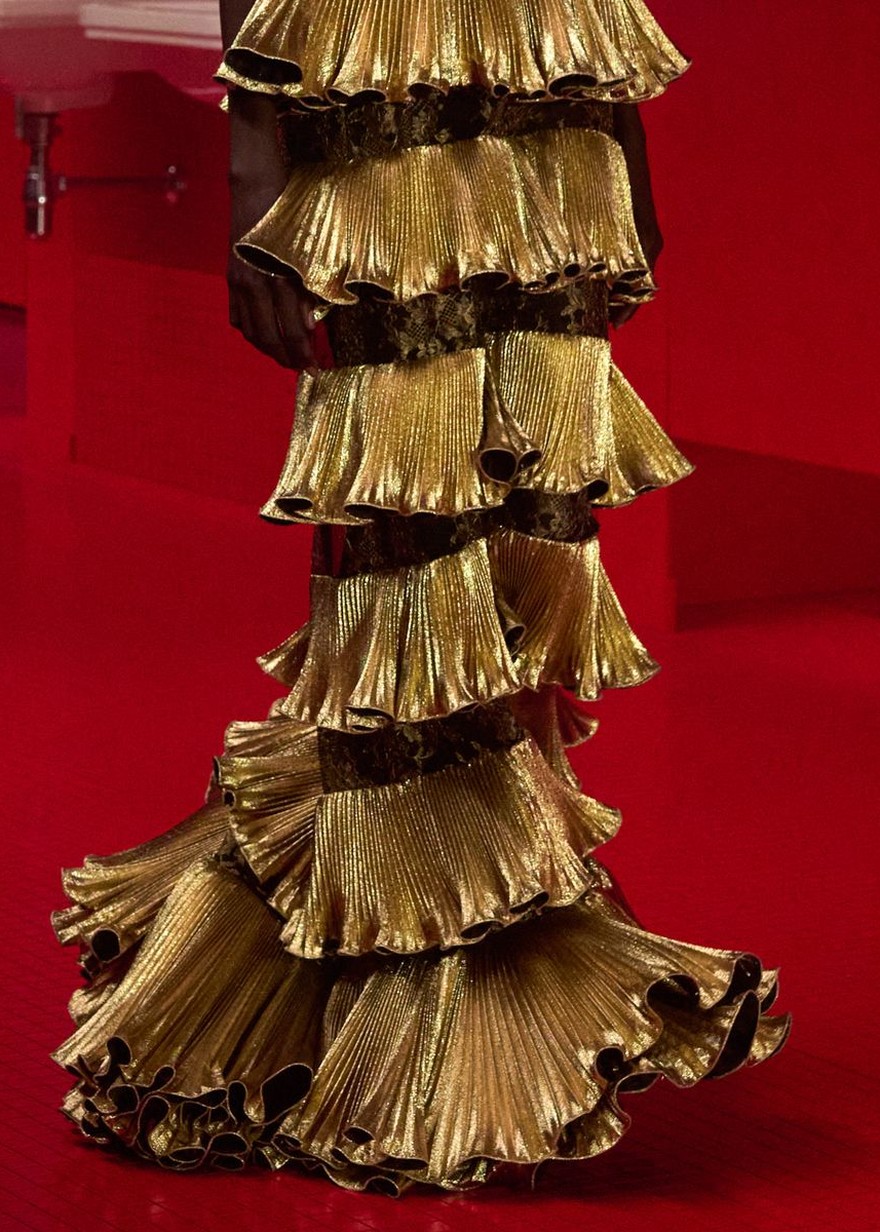 Valentino Fall 2025, look 58: gold pleated flounces with free edges