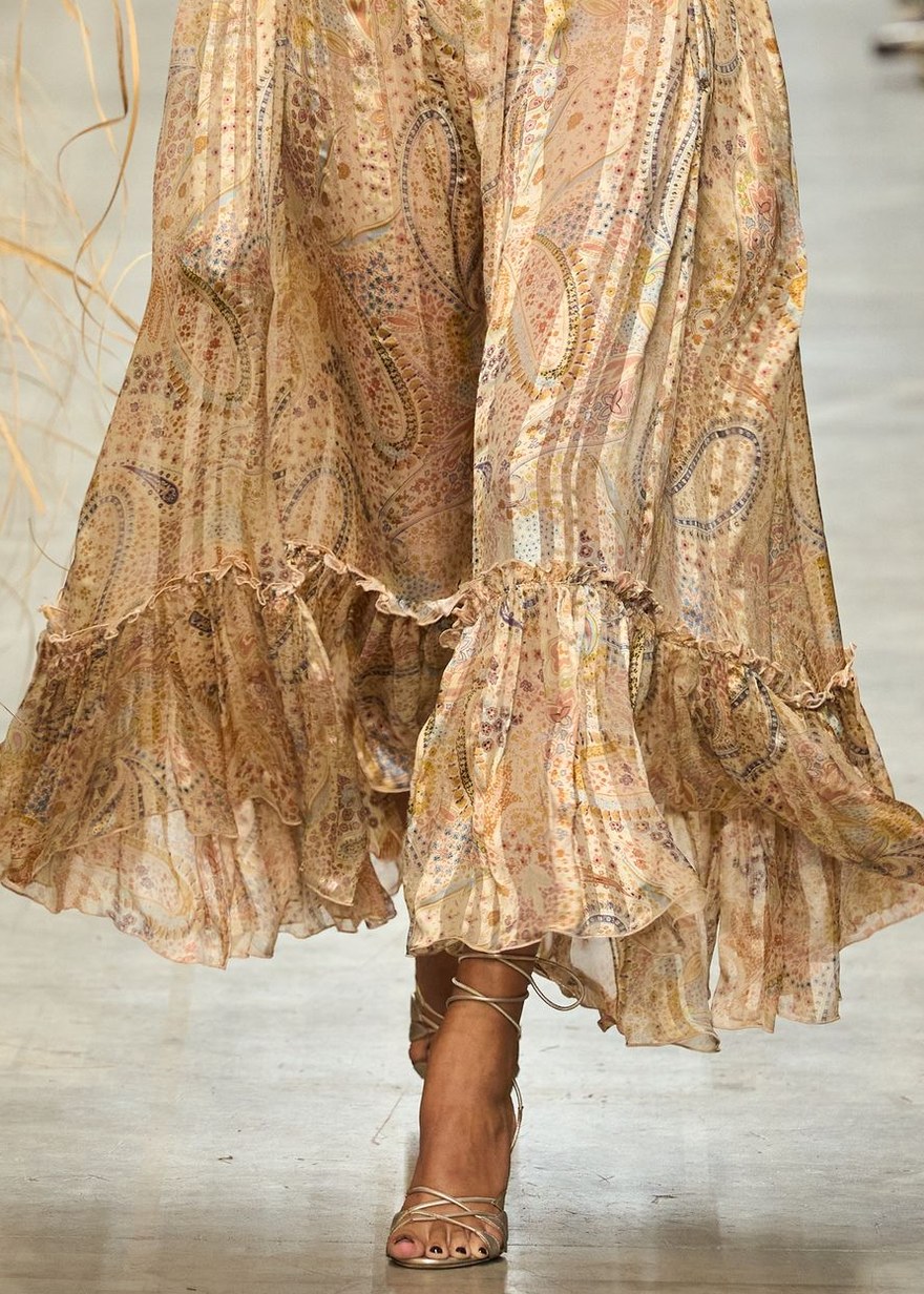 Etro Spring 2027, look 8: a gathered ruffle tier sewn to the hem of a pleated paisley dress