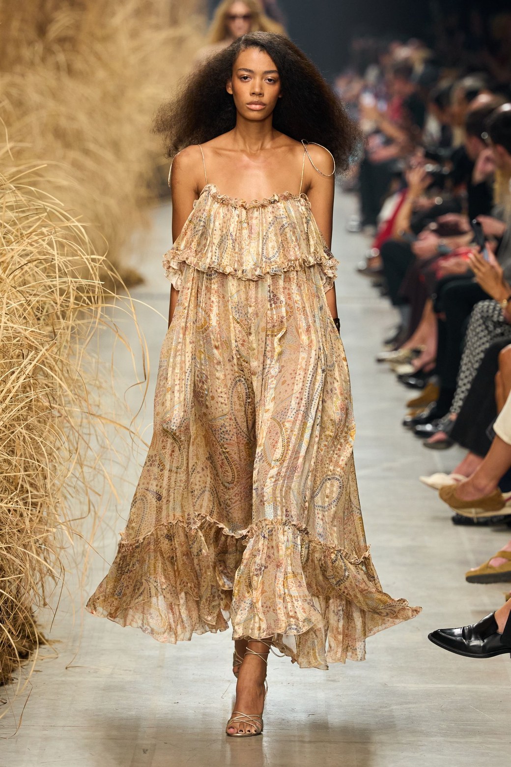 Etro Spring 2027, look 8: beige paisley-print dress with a ruffled bodice and a gathered ruffle tier at the hem